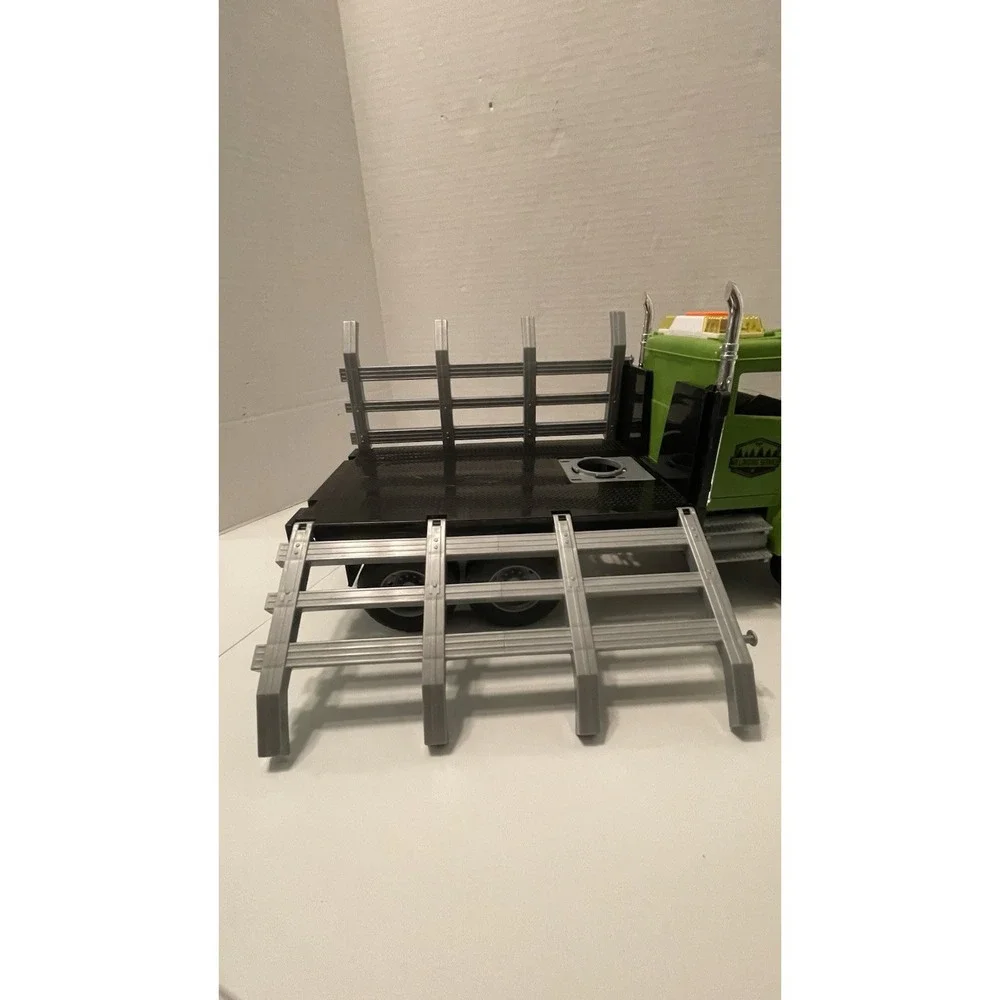 LIME GREEN & BLACK Freightliner  122SD  DBL-AXLE ROGUE Log TRUCK Mr Logging Serv